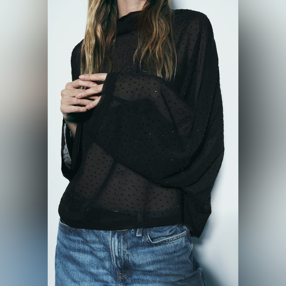 VOLUMINOUS SLEEVE RHINESTONE TOP